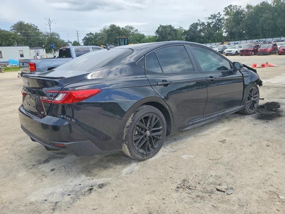 2025 TOYOTA CAMRY SE 3