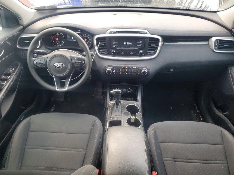 2017 KIA SORENTO LX 8