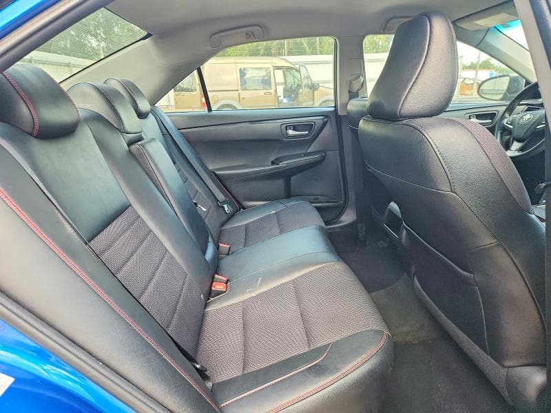 2017 TOYOTA CAMRY SE 10