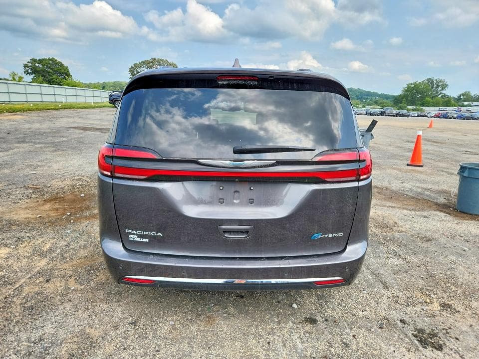 2021 CHRYSLER PACIFICA HYBRID LIMITED 6