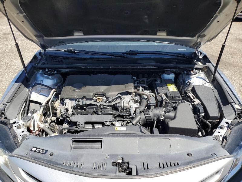 2019 TOYOTA CAMRY SE 11