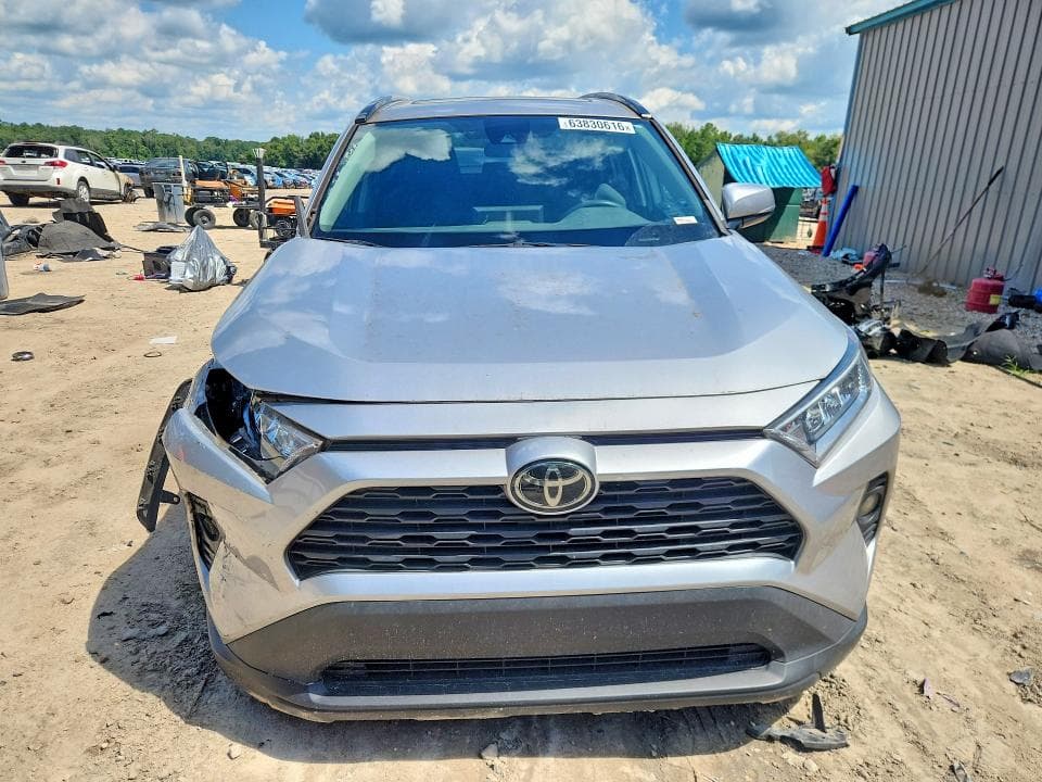 2021 TOYOTA RAV4 XLE 5