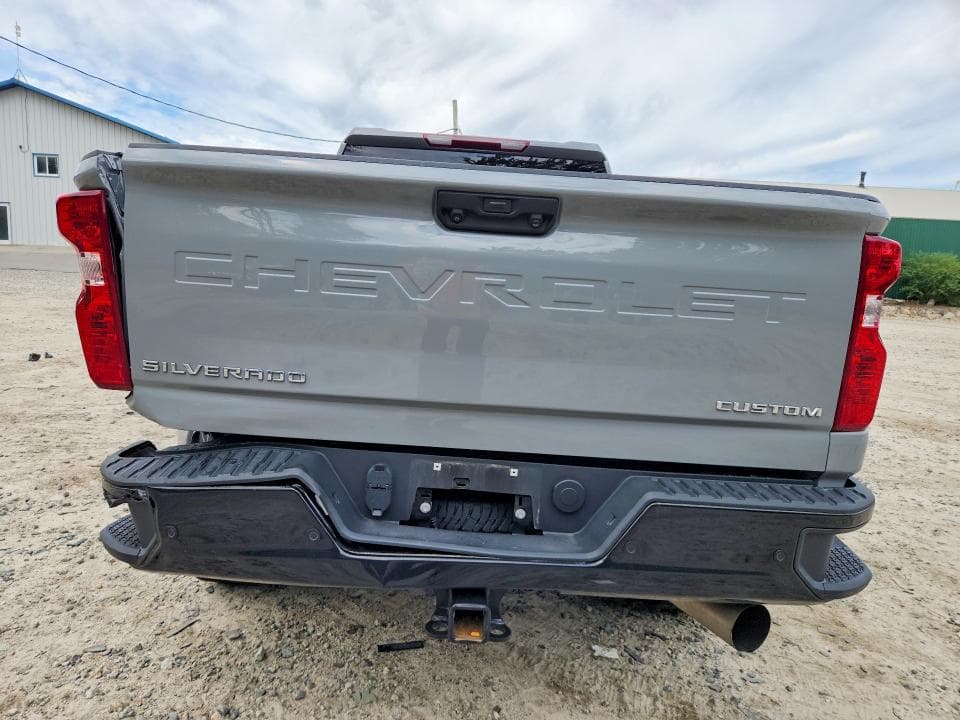 2025 CHEVROLET SILVERADO K2500 CUSTOM 6