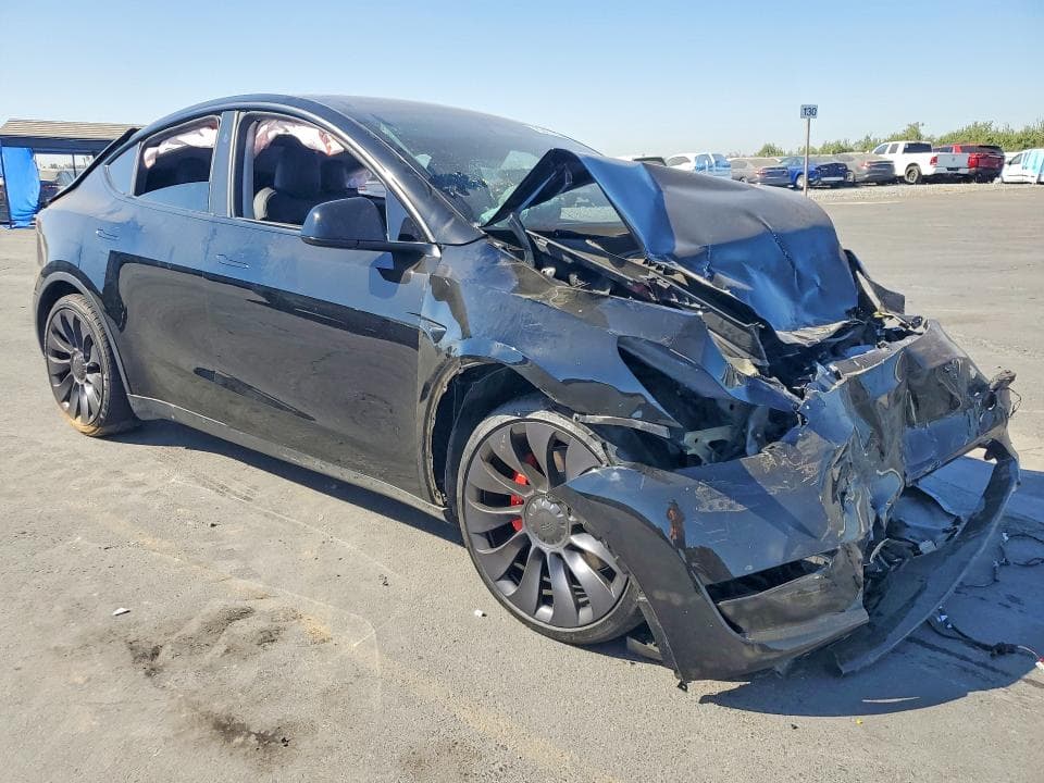 2024 TESLA MODEL Y 4