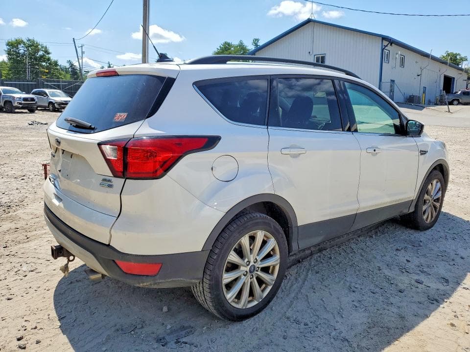 2019 FORD ESCAPE SEL 3