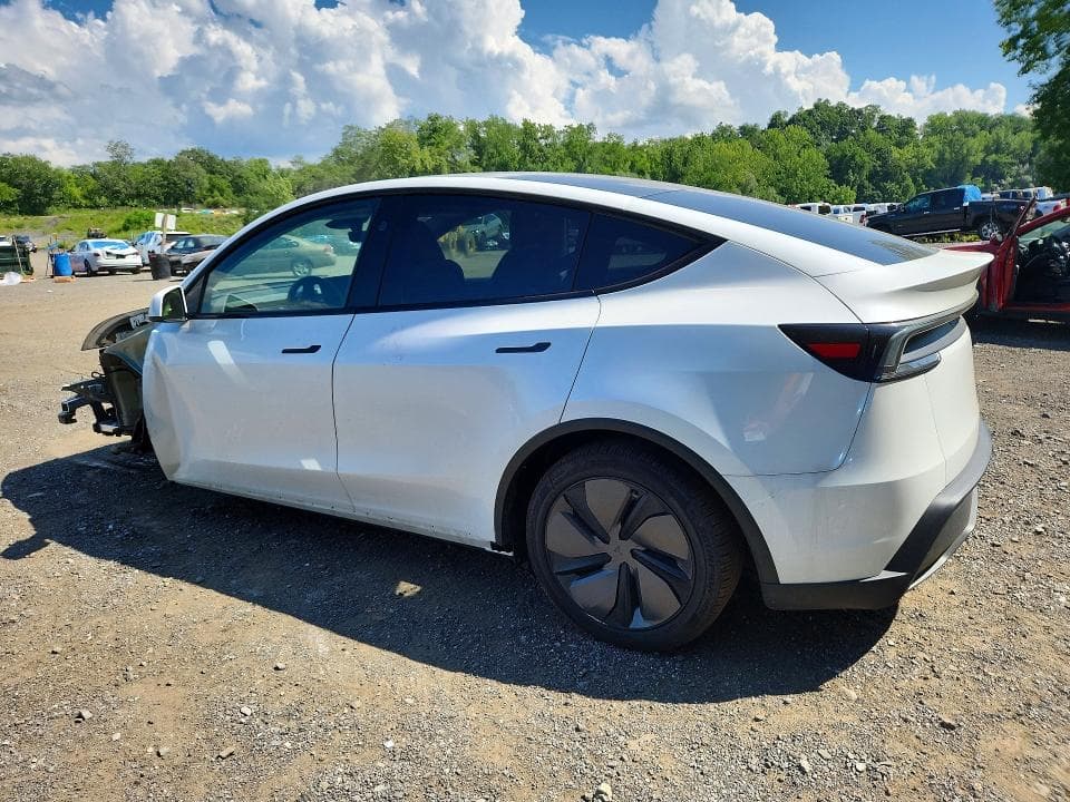 2026 TESLA MODEL Y 2