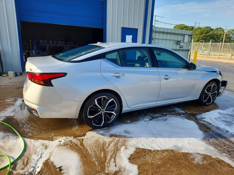 2024 NISSAN ALTIMA SR 3