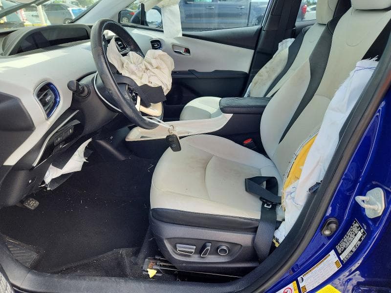 2017 TOYOTA PRIUS FOUR TOURING 7