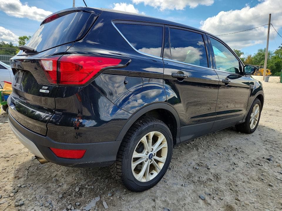 2019 FORD ESCAPE SE 3