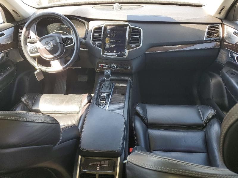 2017 VOLVO XC90 T6 8