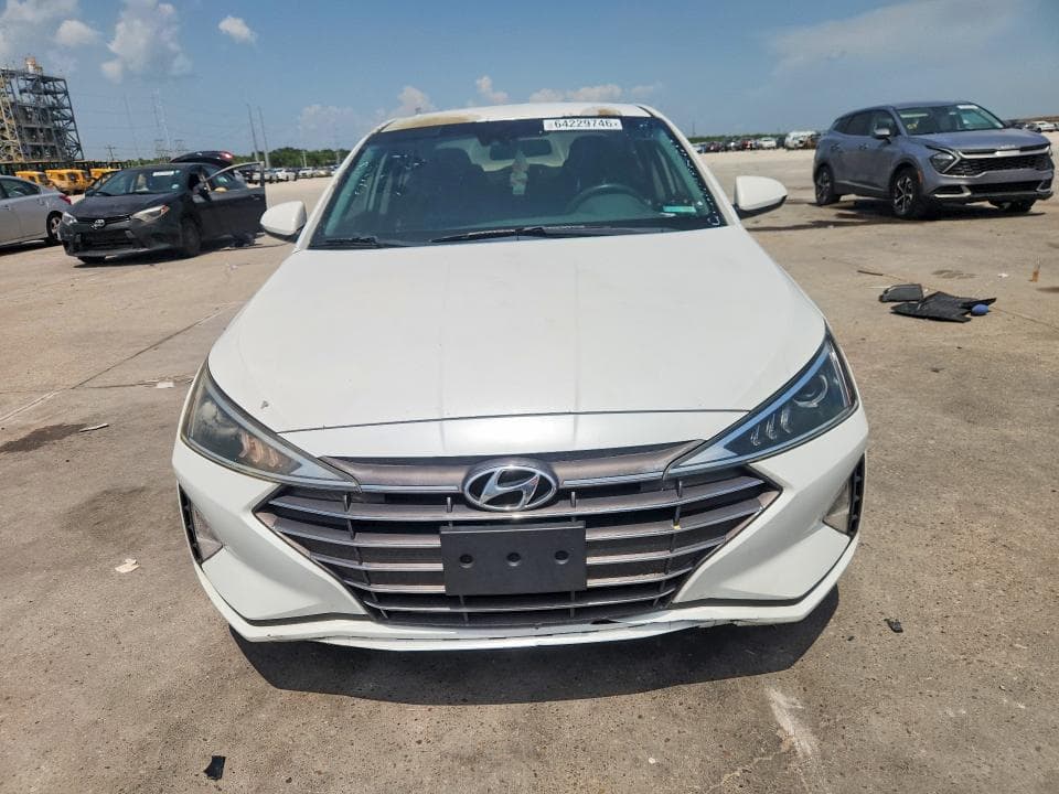 2019 HYUNDAI ELANTRA SEL 5