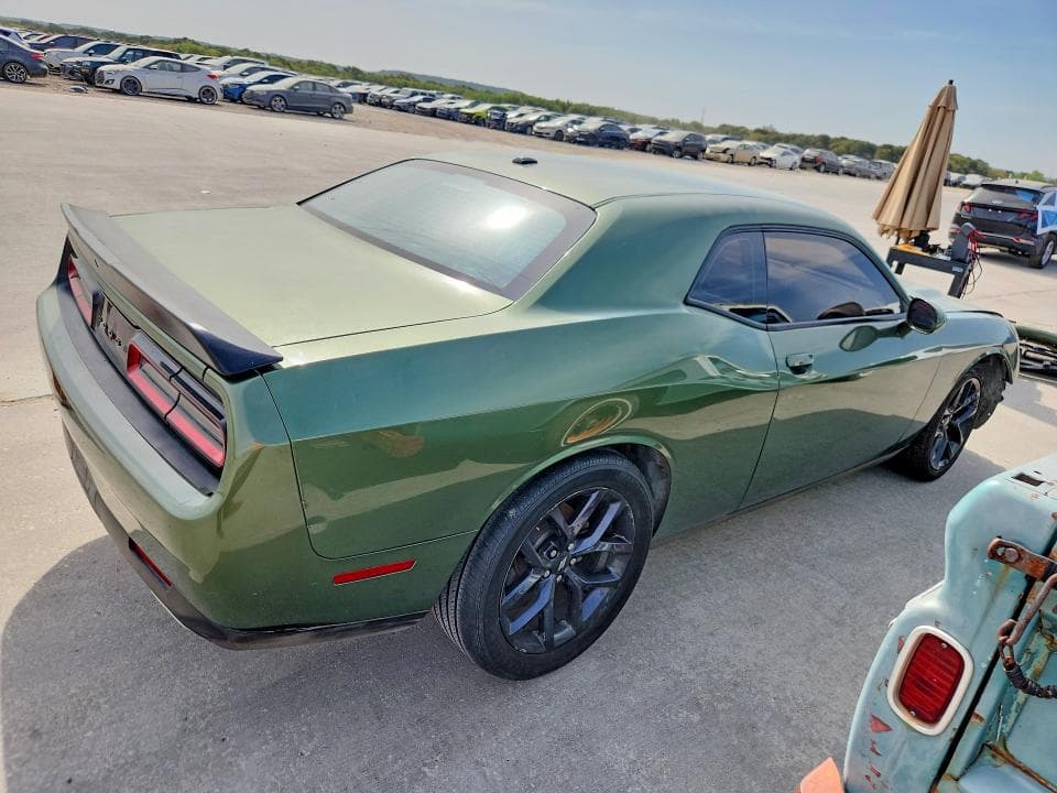 2021 DODGE CHALLENGER SXT 3