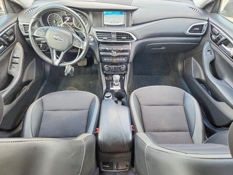 2019 INFINITI QX30 LUXE 8