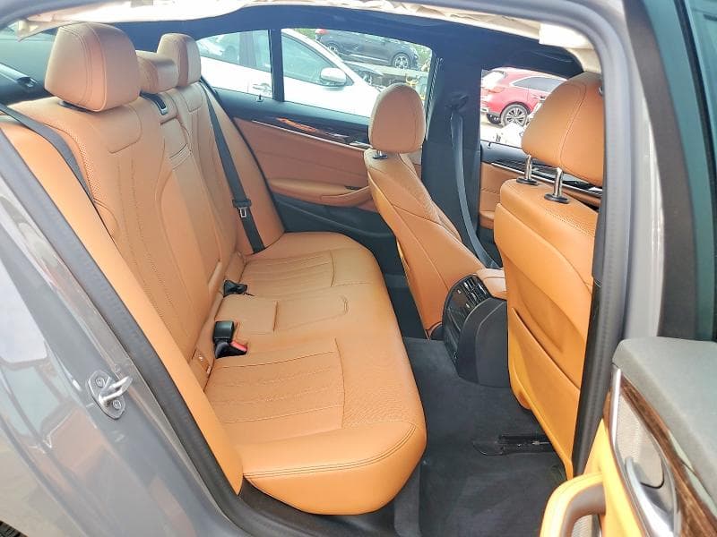 2021 BMW 540 XI 10