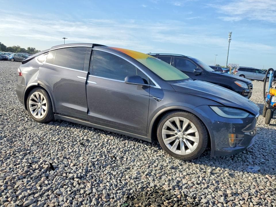 2017 TESLA MODEL X 4