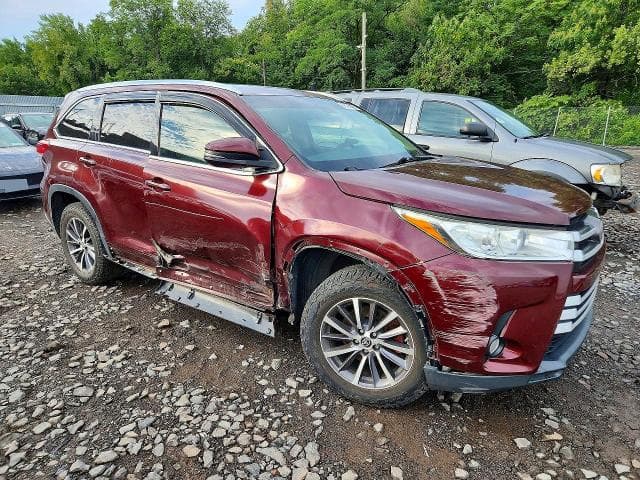 2017 TOYOTA HIGHLANDER XLE 4