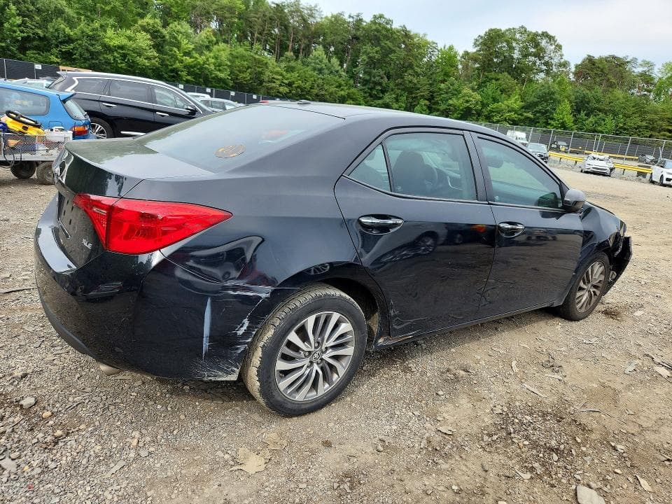 2017 TOYOTA COROLLA XLE 3