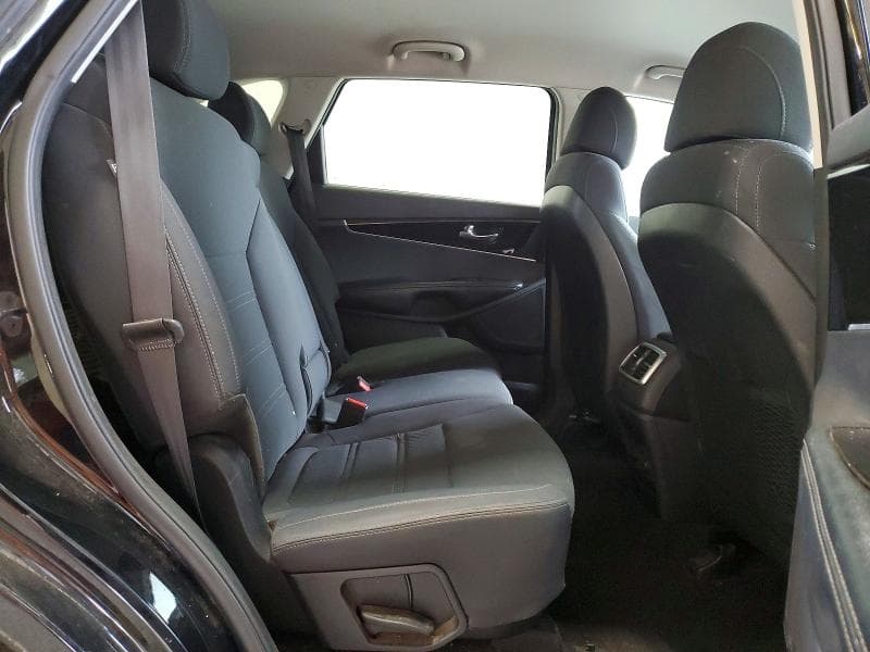 2017 KIA SORENTO LX 11