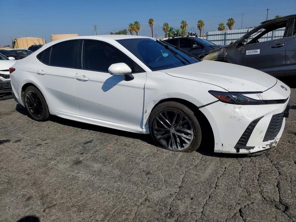2025 TOYOTA CAMRY SE 4