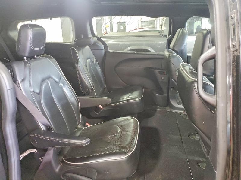 2019 CHRYSLER PACIFICA LIMITED 11