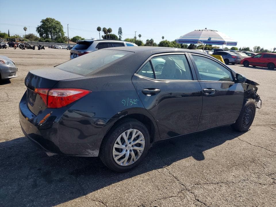 2018 TOYOTA COROLLA LE 3