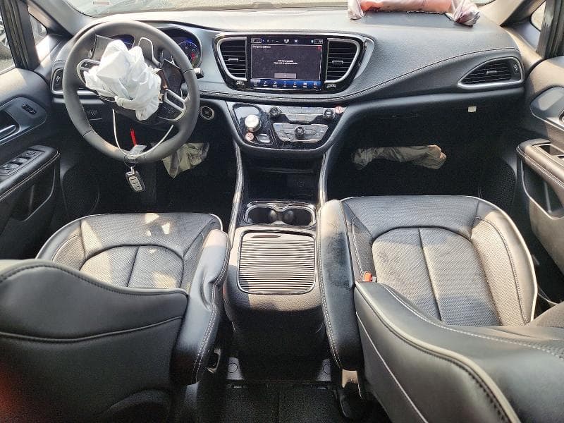 2026 CHRYSLER PACIFICA LIMITED 8