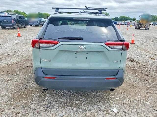 2019 TOYOTA RAV4 XLE 6
