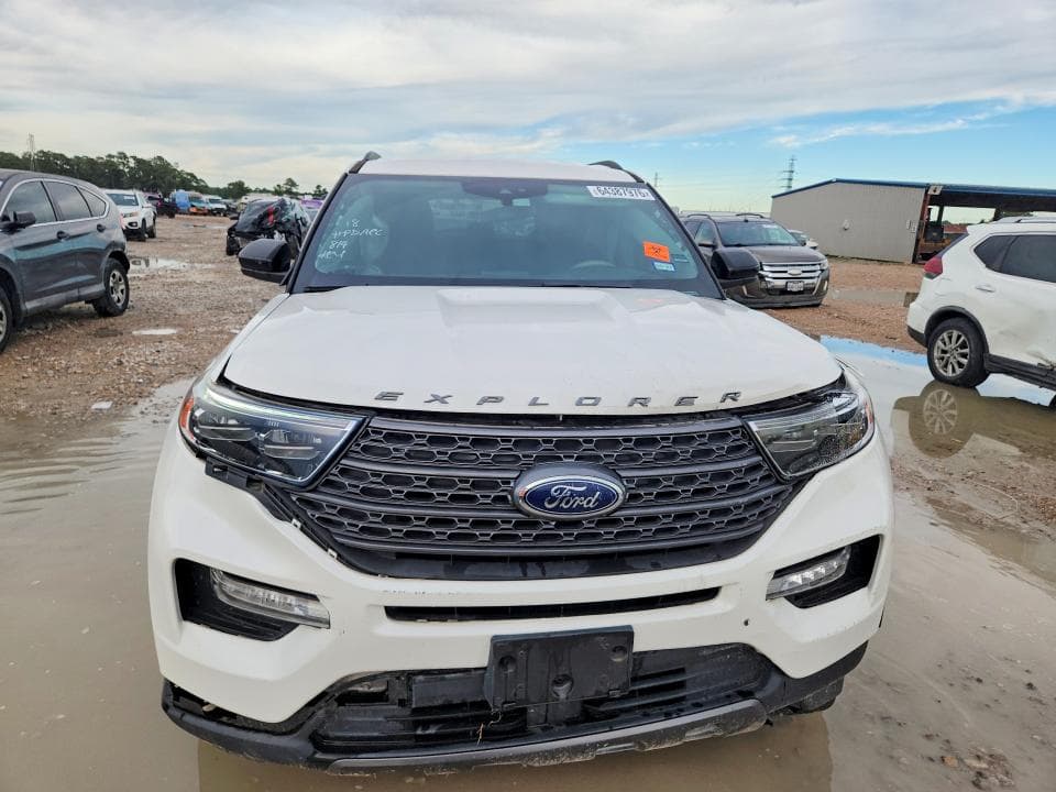2022 FORD EXPLORER XLT 5