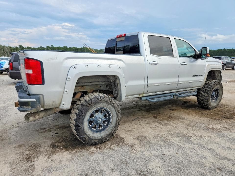 2018 GMC SIERRA K2500 DENALI 3