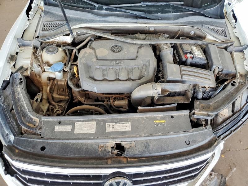2018 VOLKSWAGEN PASSAT SE 11
