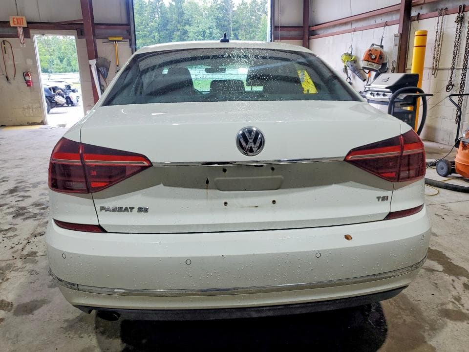 2018 VOLKSWAGEN PASSAT SE 6