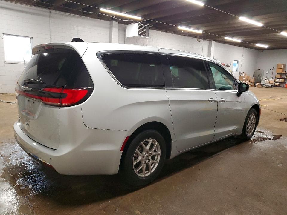 2024 CHRYSLER PACIFICA TOURING L 3