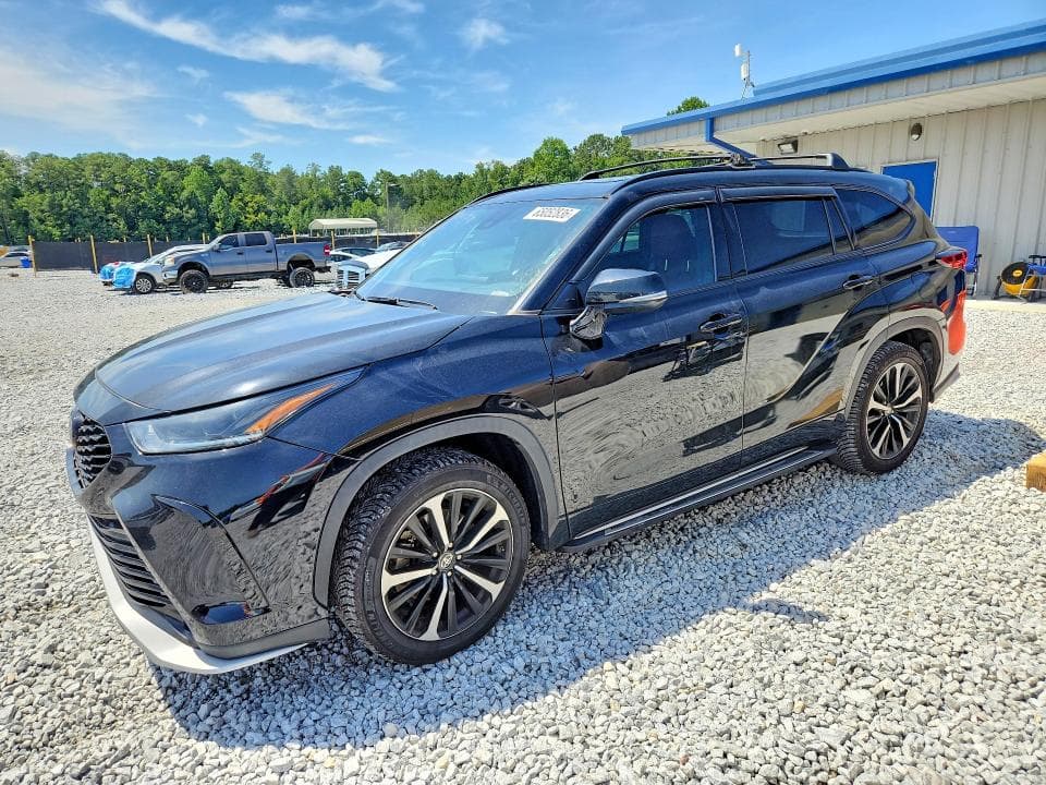 2022 TOYOTA HIGHLANDER XSE