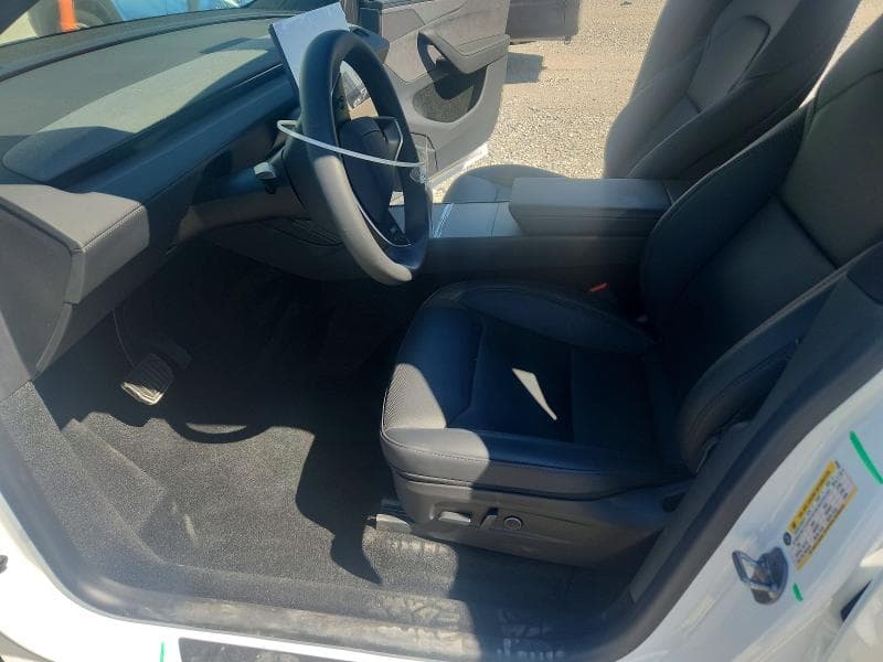 2026 TESLA MODEL Y 7