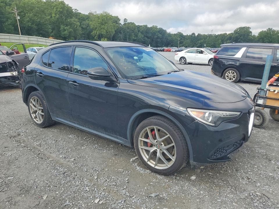 2018 ALFA ROMEO STELVIO TI SPORT 4