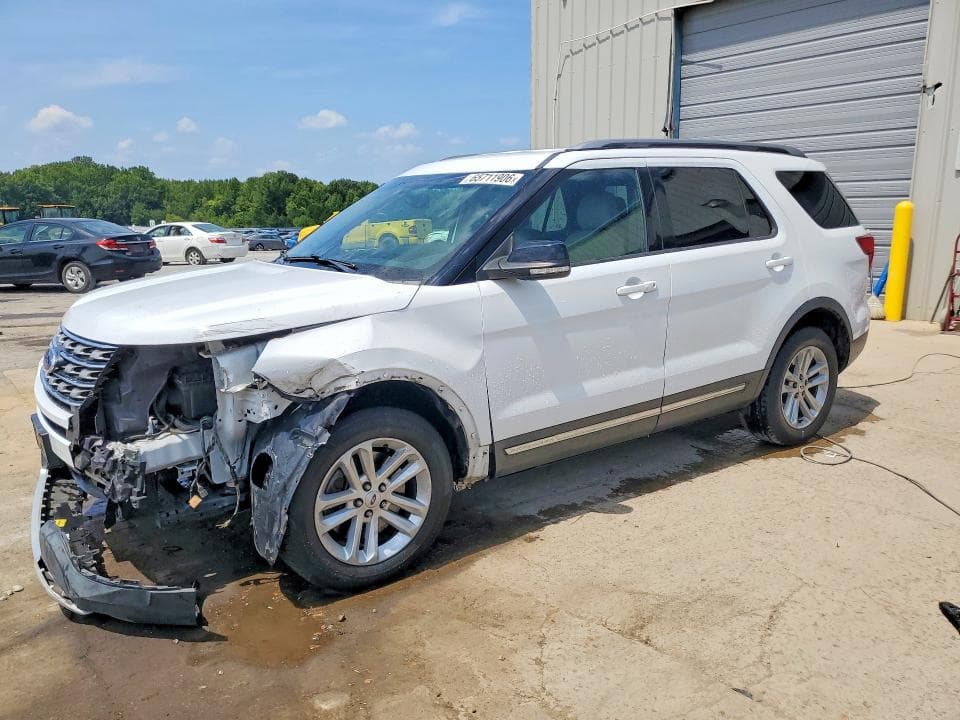 2017 FORD EXPLORER XLT - 1