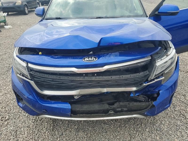 2021 KIA SELTOS S 12