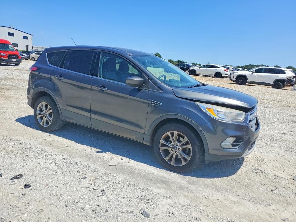 2017 FORD ESCAPE SE 4