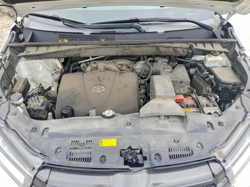 2018 TOYOTA HIGHLANDER SE 12