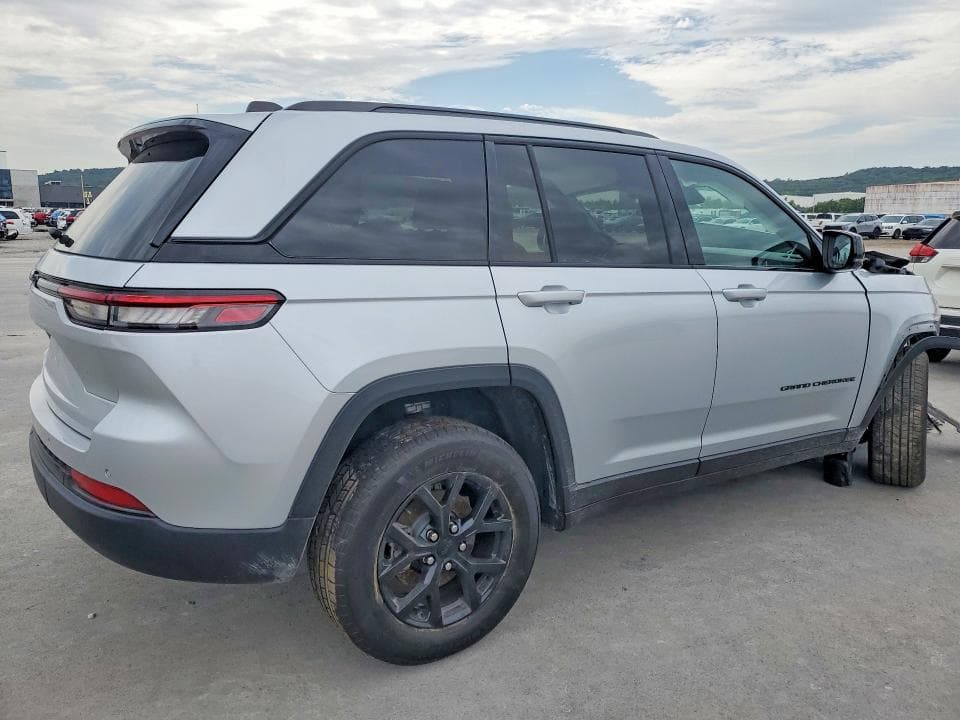 2025 JEEP GRAND CHEROKEE LAREDO 3