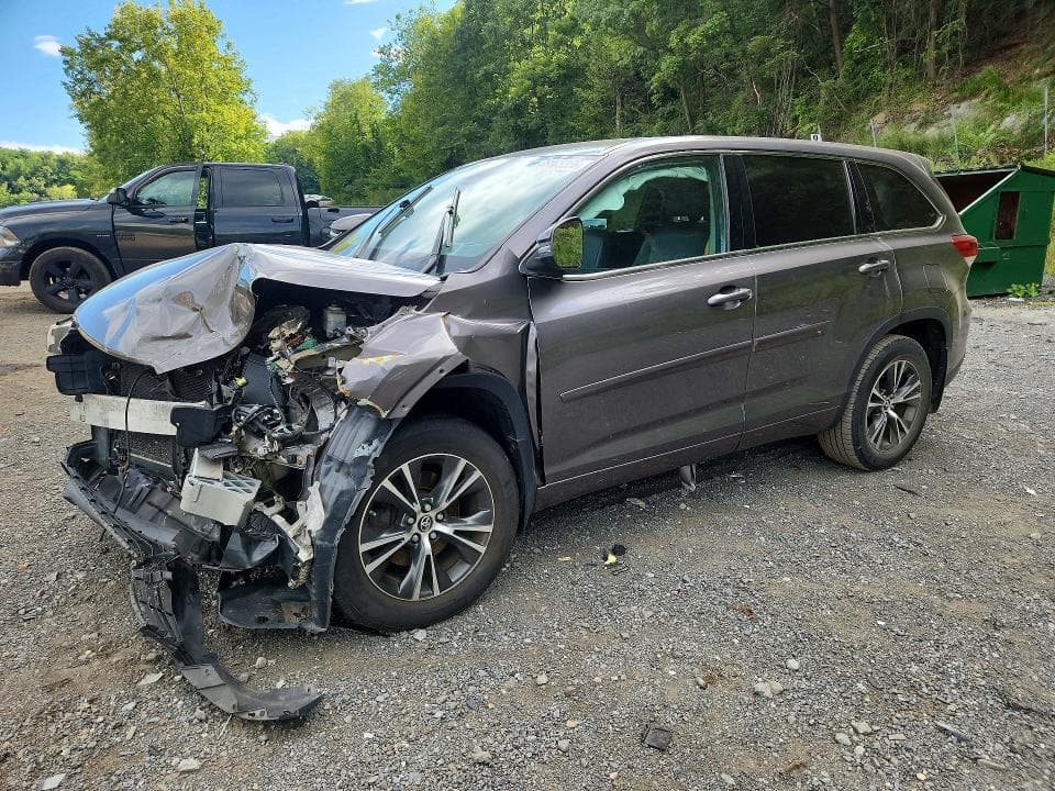 2018 TOYOTA HIGHLANDER LE - 1