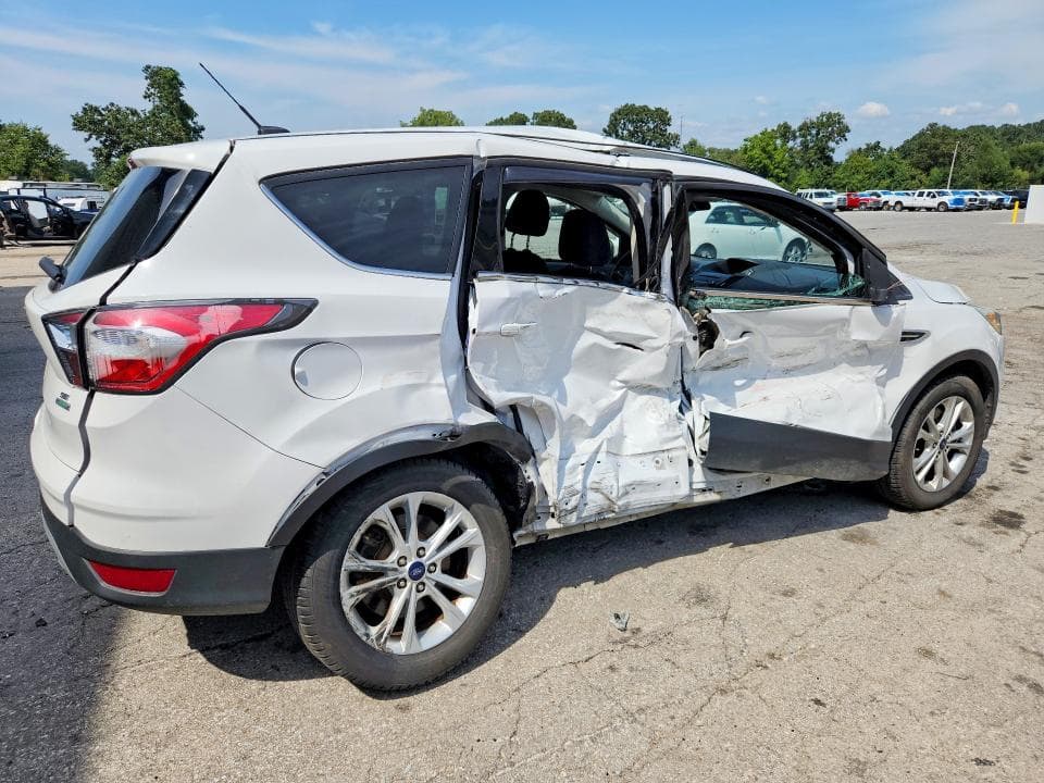 2017 FORD ESCAPE SE 3