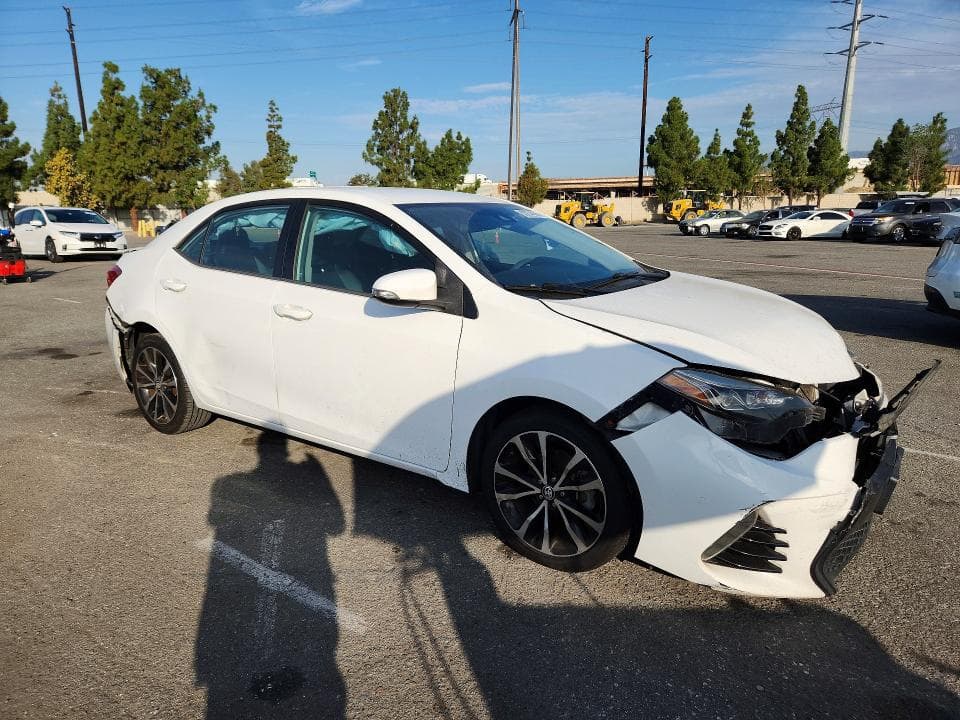 2017 TOYOTA COROLLA SE 4