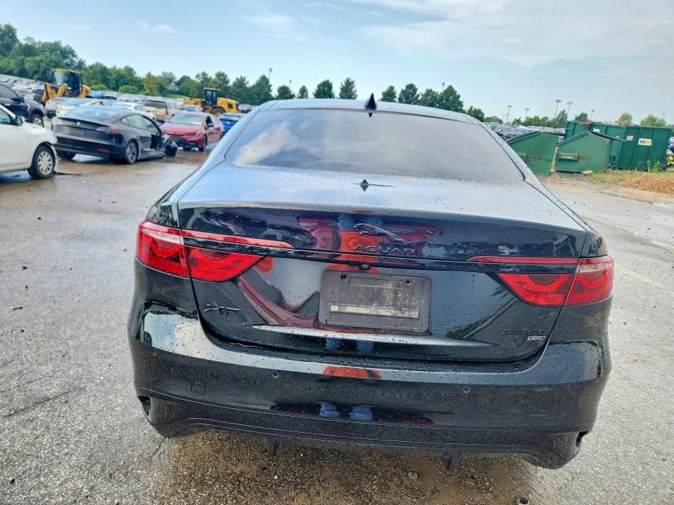2021 JAGUAR XF R-DYNAMIC SE 6