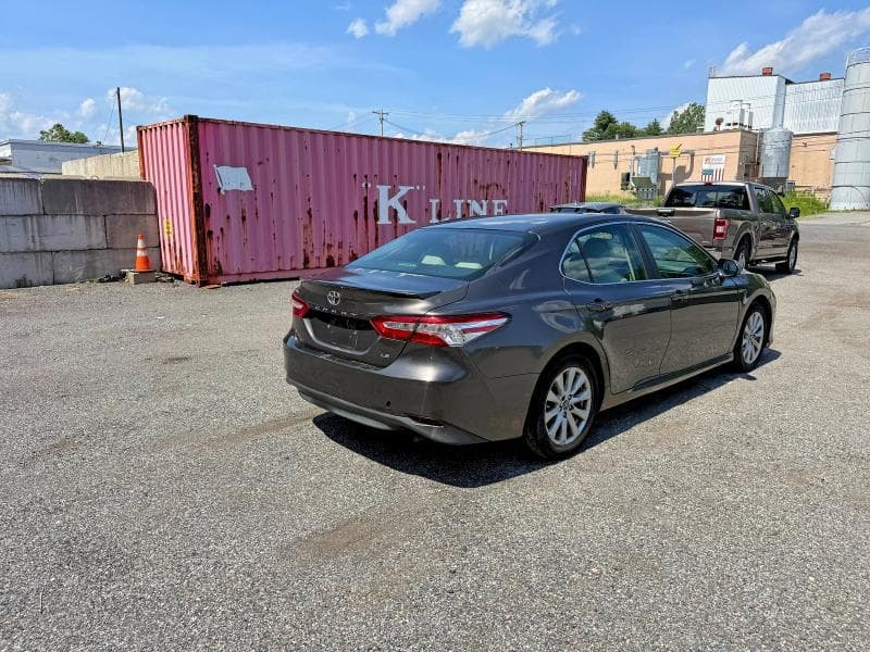2018 TOYOTA CAMRY LE 4