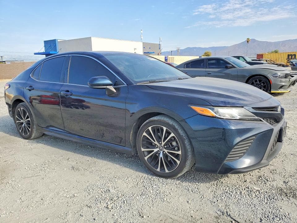 2019 TOYOTA CAMRY SE 4