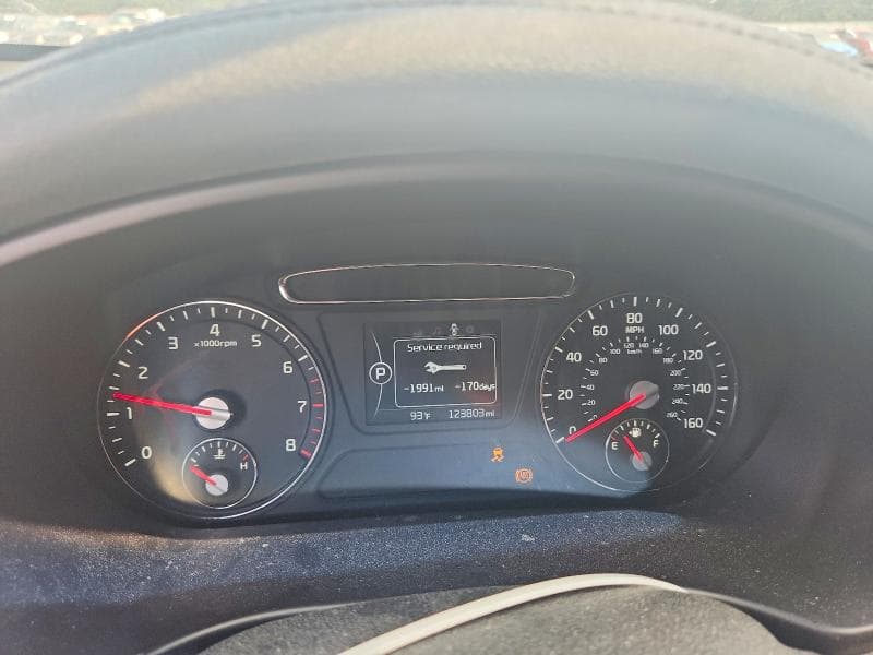 2017 KIA SORENTO LX 9