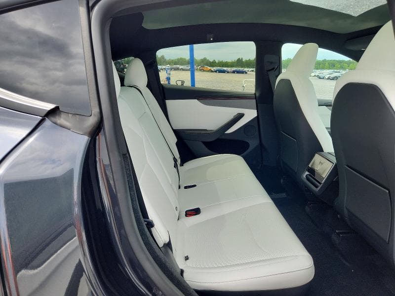 2026 TESLA MODEL Y 10