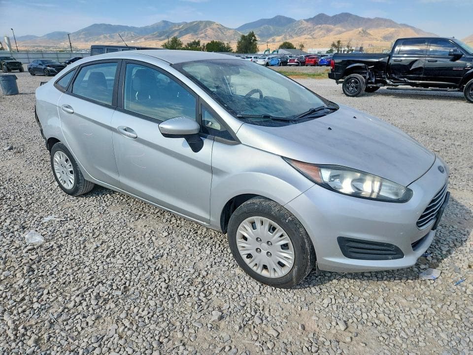 2017 FORD FIESTA S 4