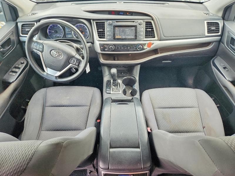 2018 TOYOTA HIGHLANDER LE 8